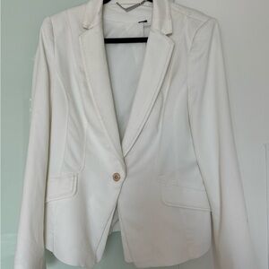 Classic white blazer. A closet staple!!